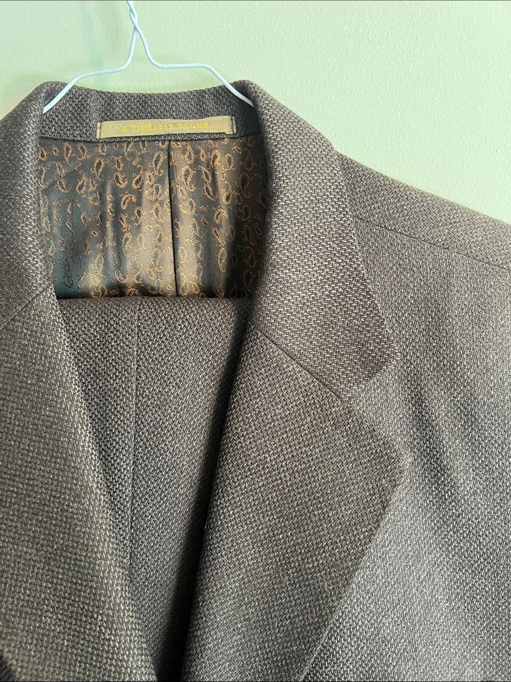 Custom men’s suit